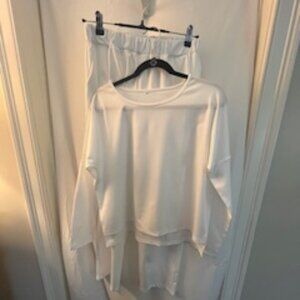 Medium White Lounge set